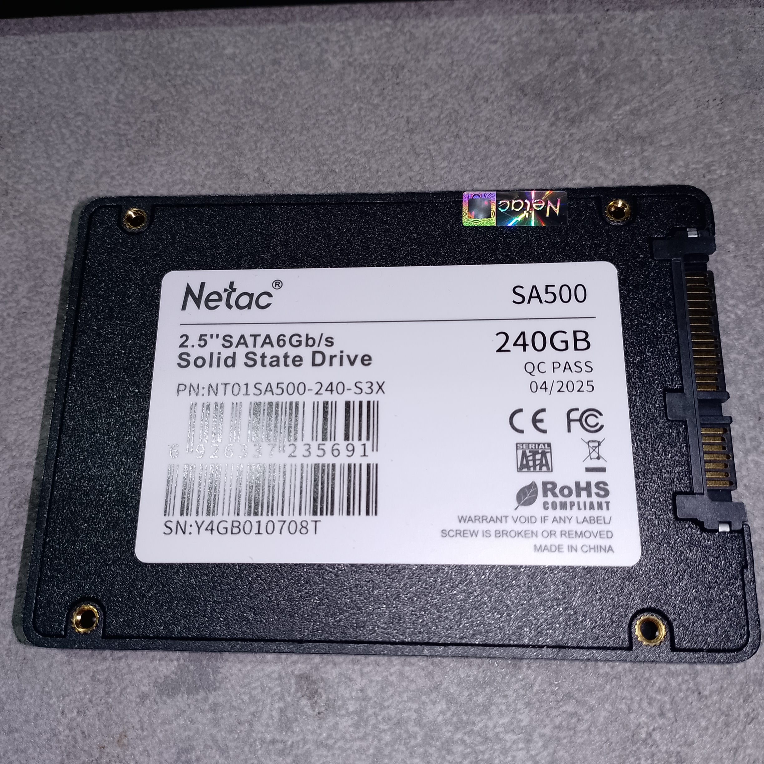 Характеристики SATA SSD на корпусе