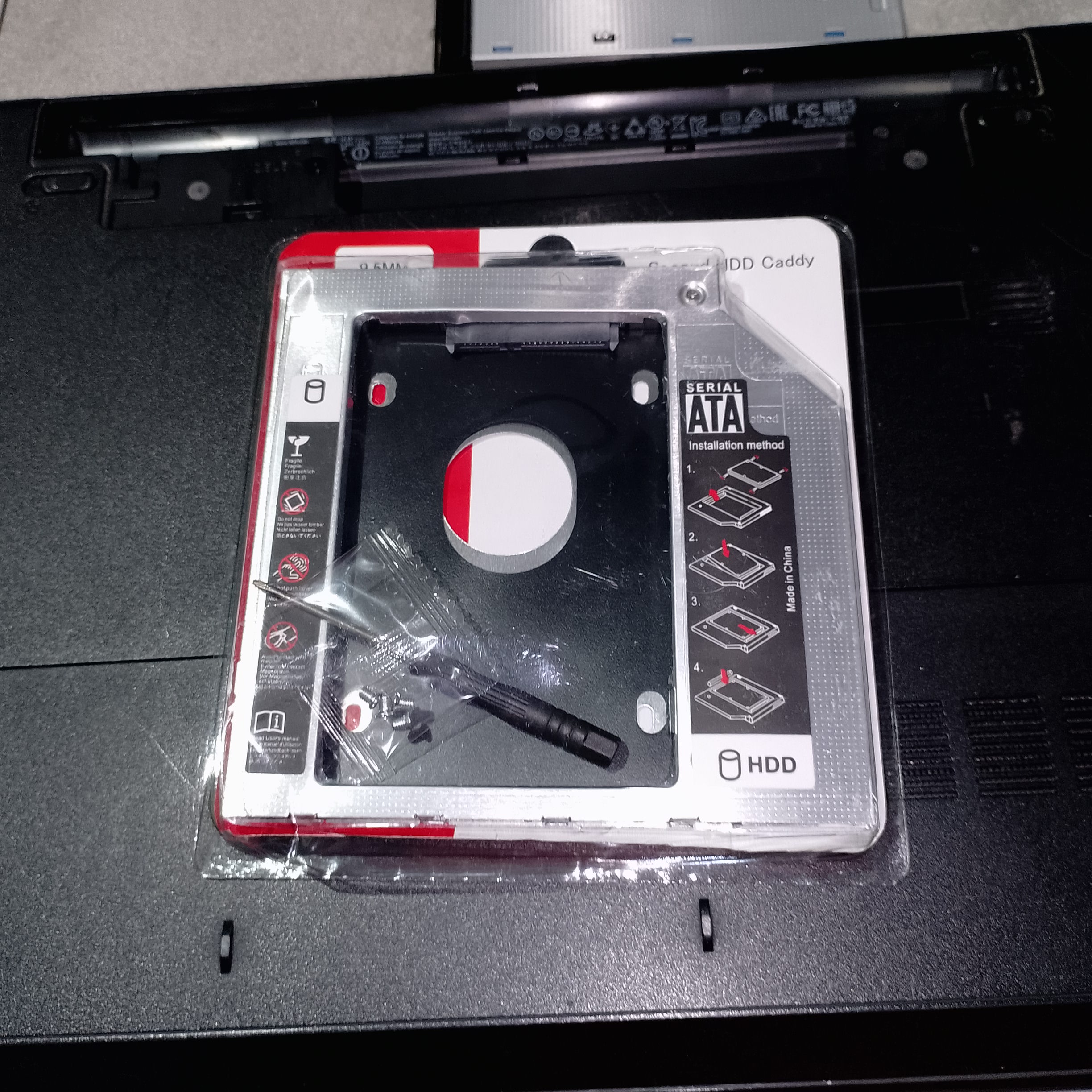 Caddy 9.5 мм для установки HDD вместо DVD-привода