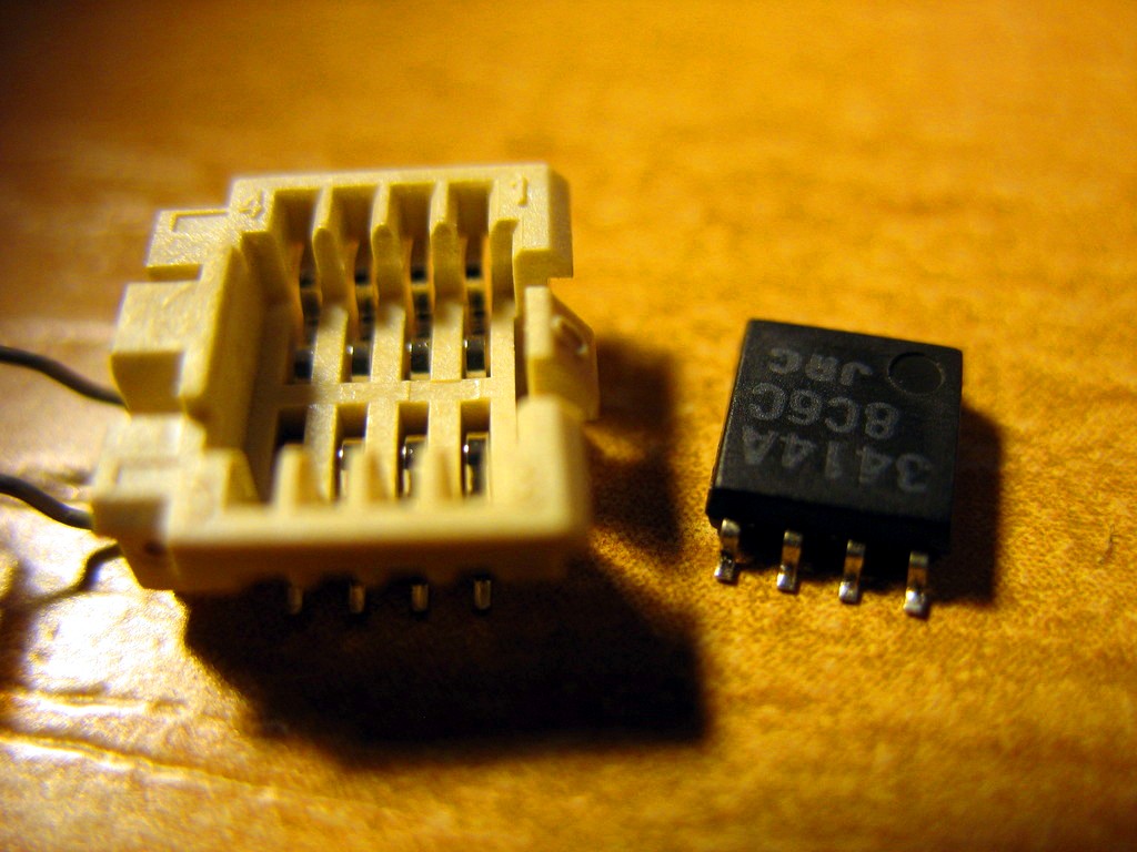 SOIC8 гнездо для аккуратной работы с мелкими микросхемами