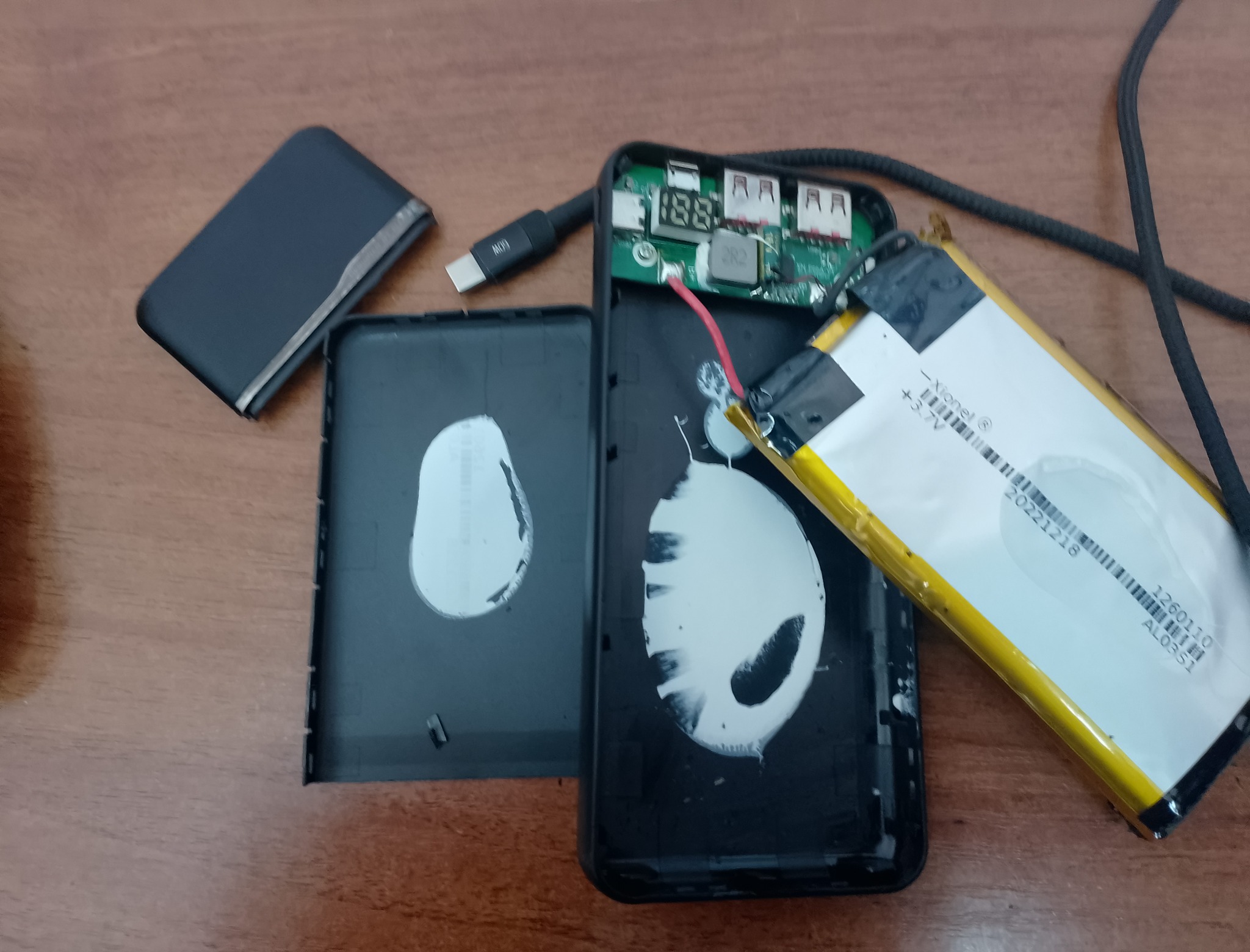 Иллюстрация к материалу: KUULAA Power Bank 10000 мАч — поэтапная разборка, анализ поломки и идеи повторного использования