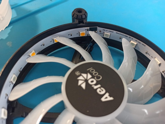 Логотип AeroCool снизу