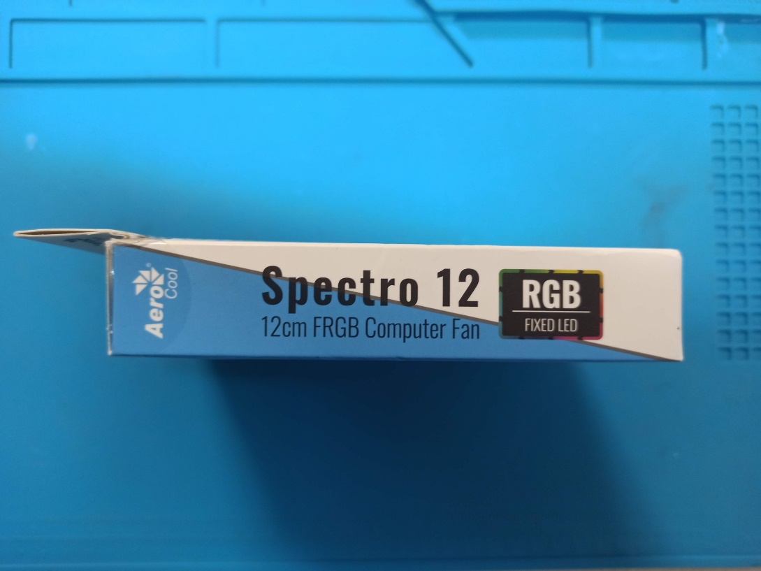 Название модели Spectro 12 FRGB на лицевой стороне