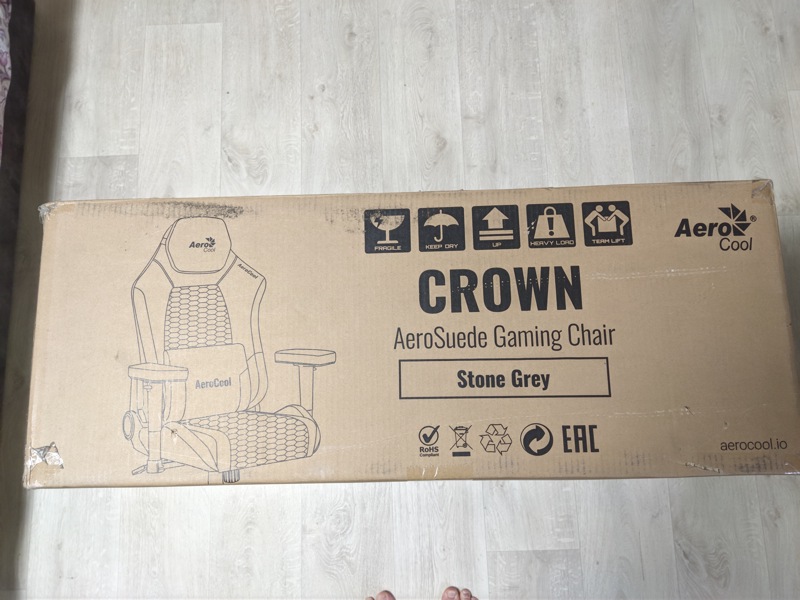 Коробка AeroCool CROWN AeroSuede — третья боковая сторона