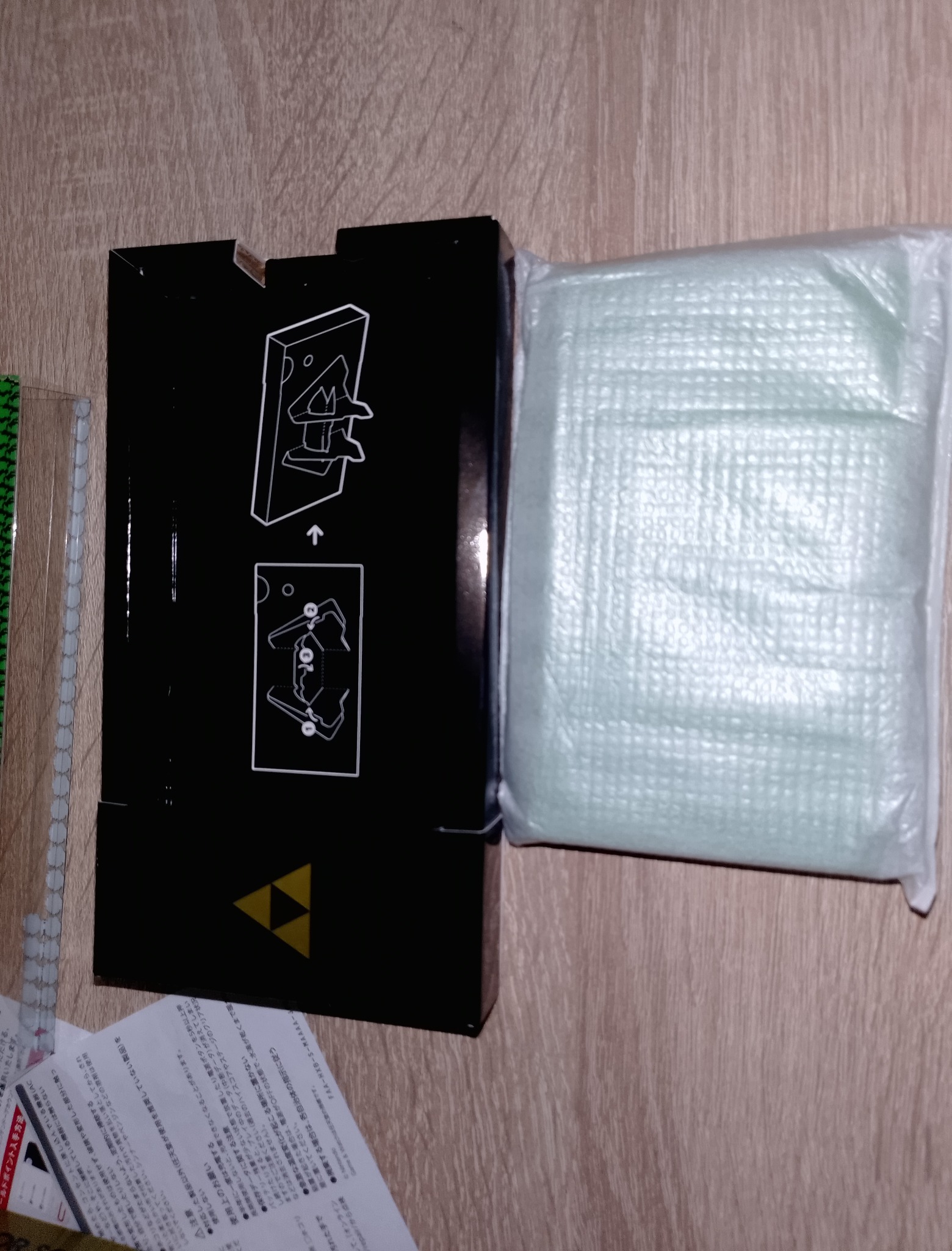 Game & Watch Zelda в защитном пакете внутри коробки
