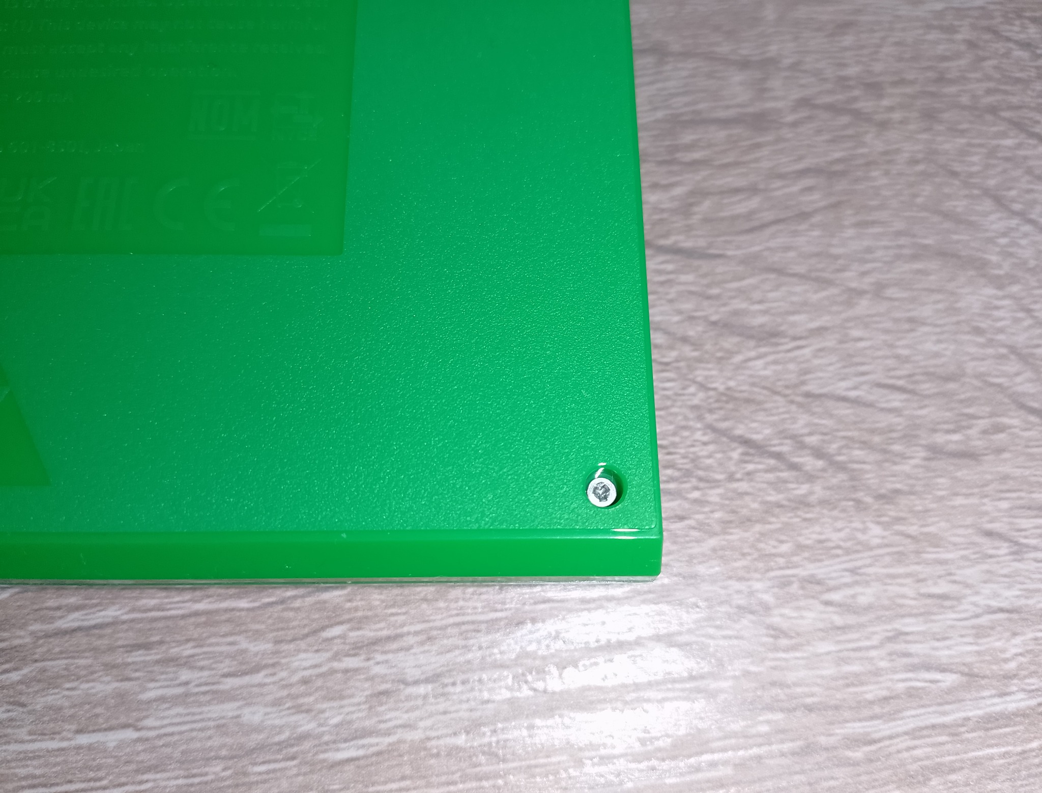 Винт задней крышки Game & Watch Zelda крупным планом