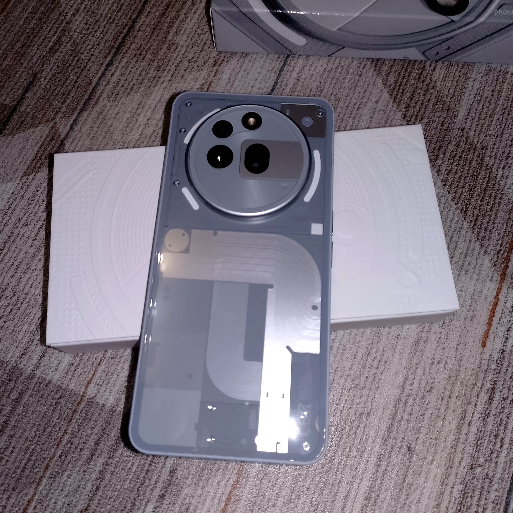 Nothing Phone 3a Pro серый корпус с прозрачной задней панелью