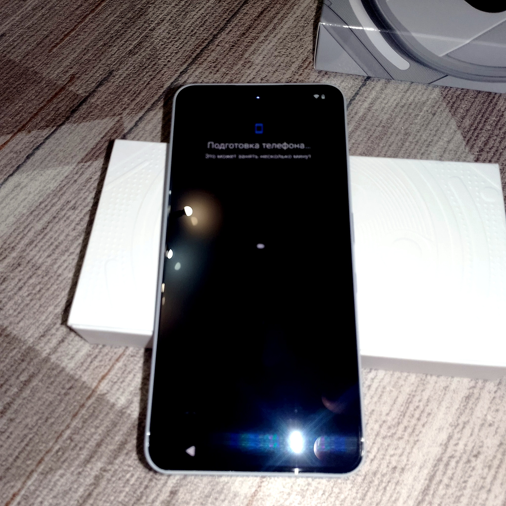 Подготовка Nothing Phone 3a Pro во время первого запуска