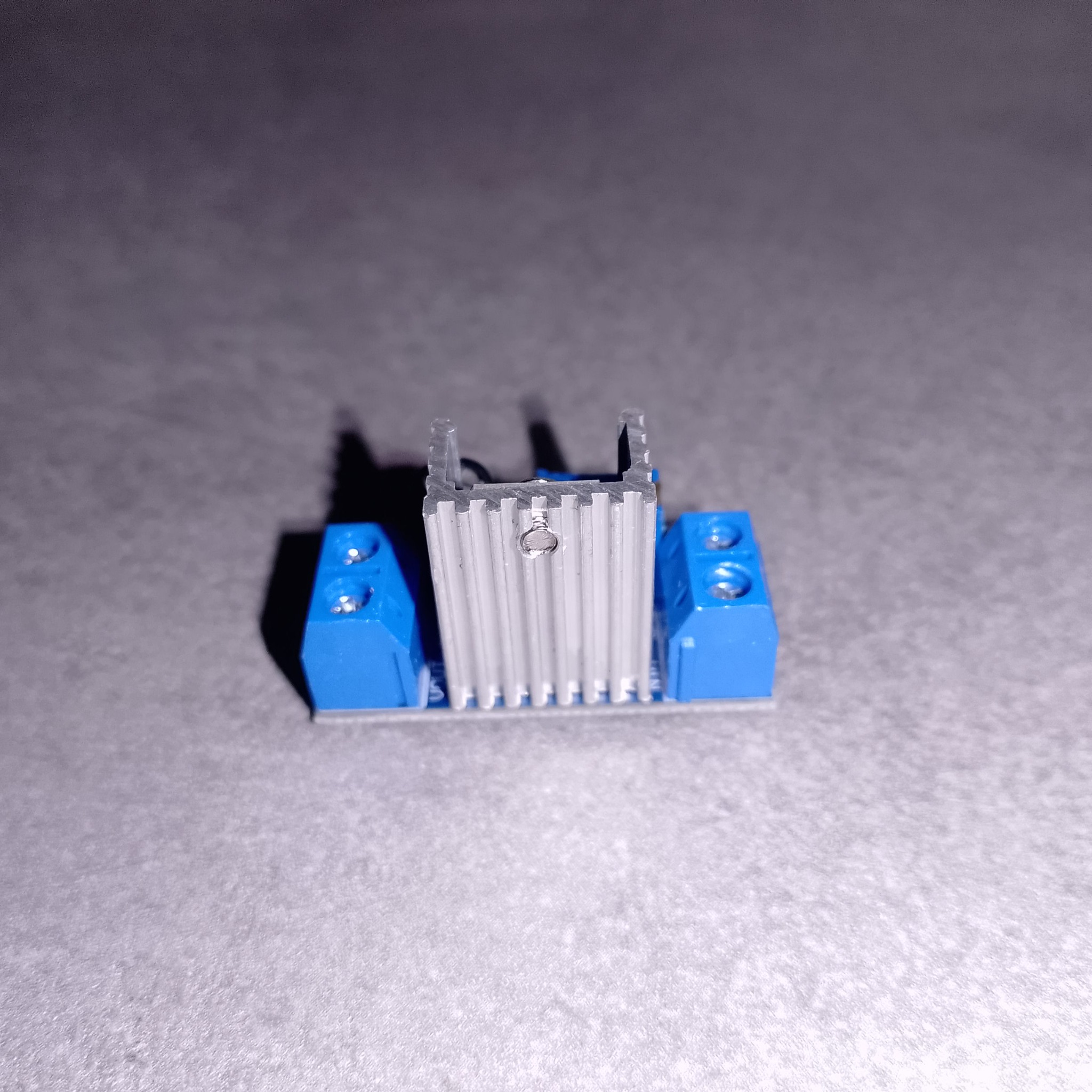 Радиатор модуля LM317 сзади