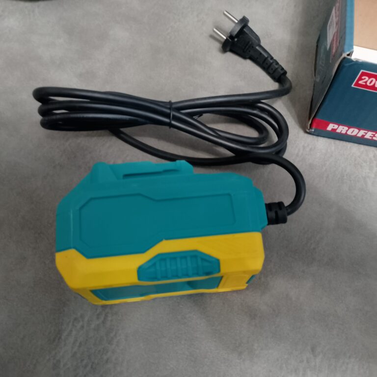 Иллюстрация к материалу: Адаптер 220В под Makita 20V — питание без АКБ