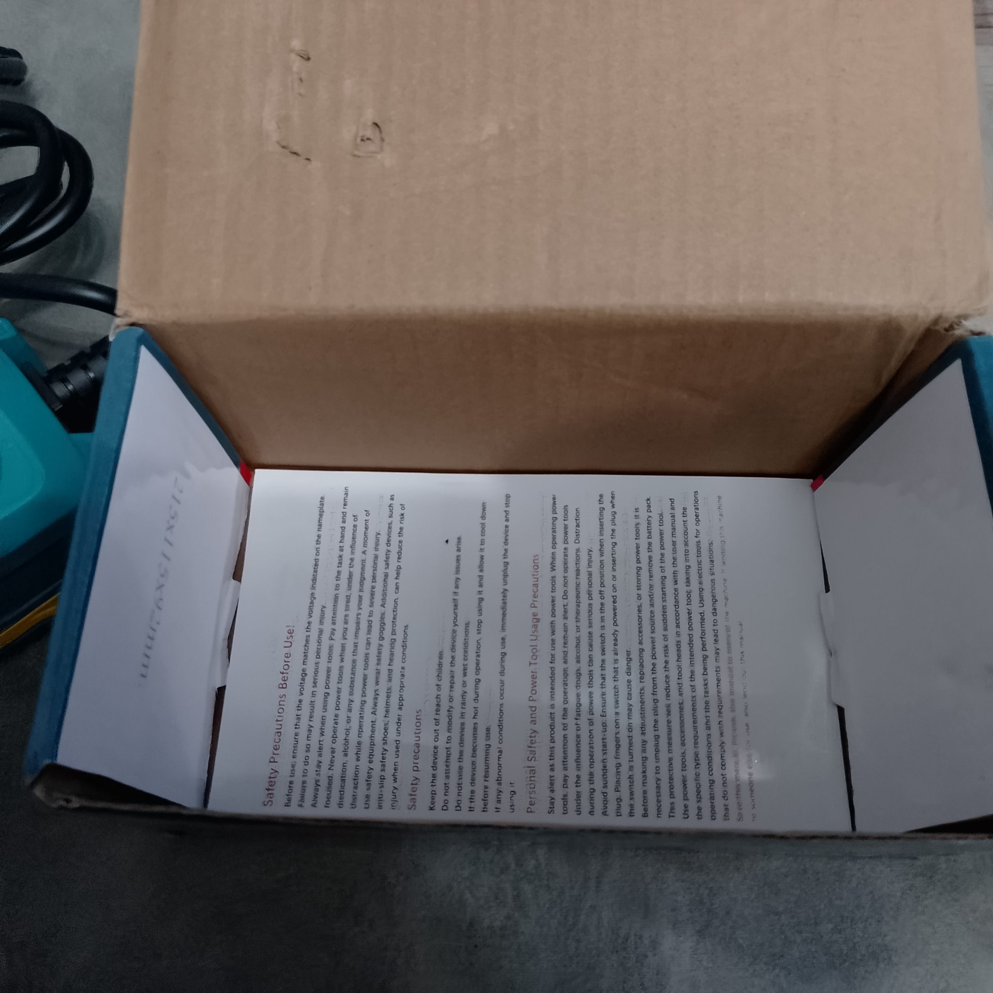 Комплект адаптера 220В под Makita 20V в коробке с инструкцией