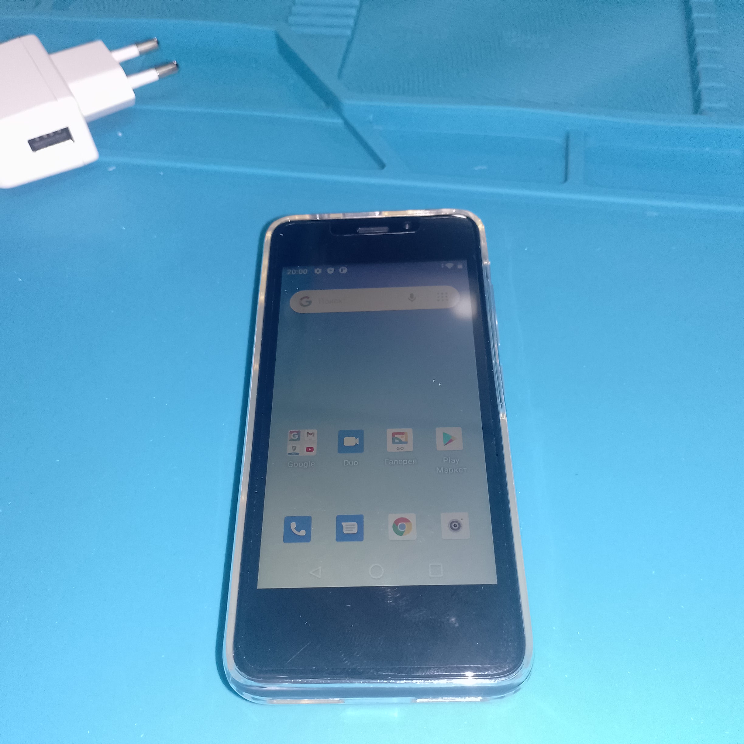 смартфон до 1700 рублей Cubot J10 на рабочем столе Android