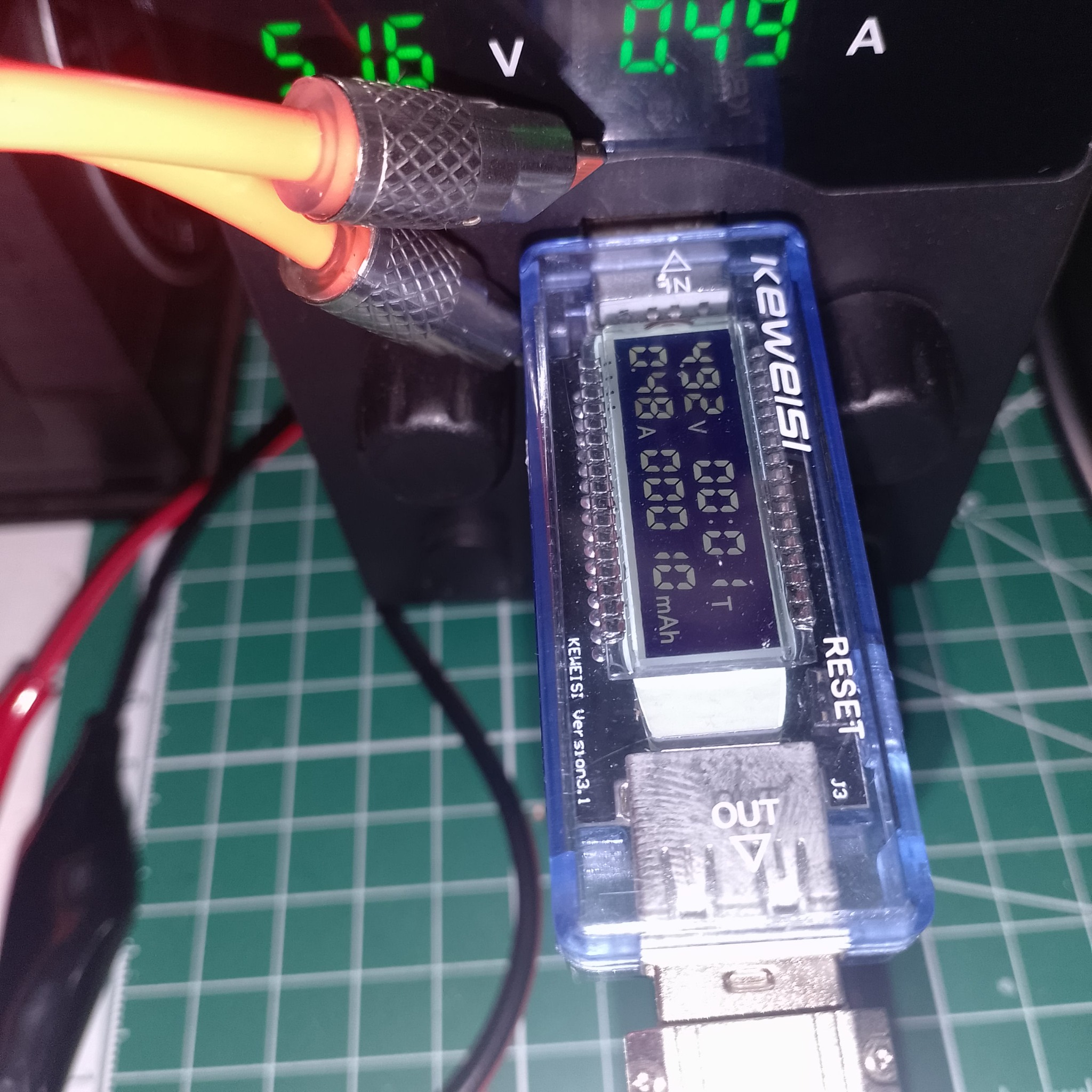 реальная емкость магнитного повербанка около 3000 mAh