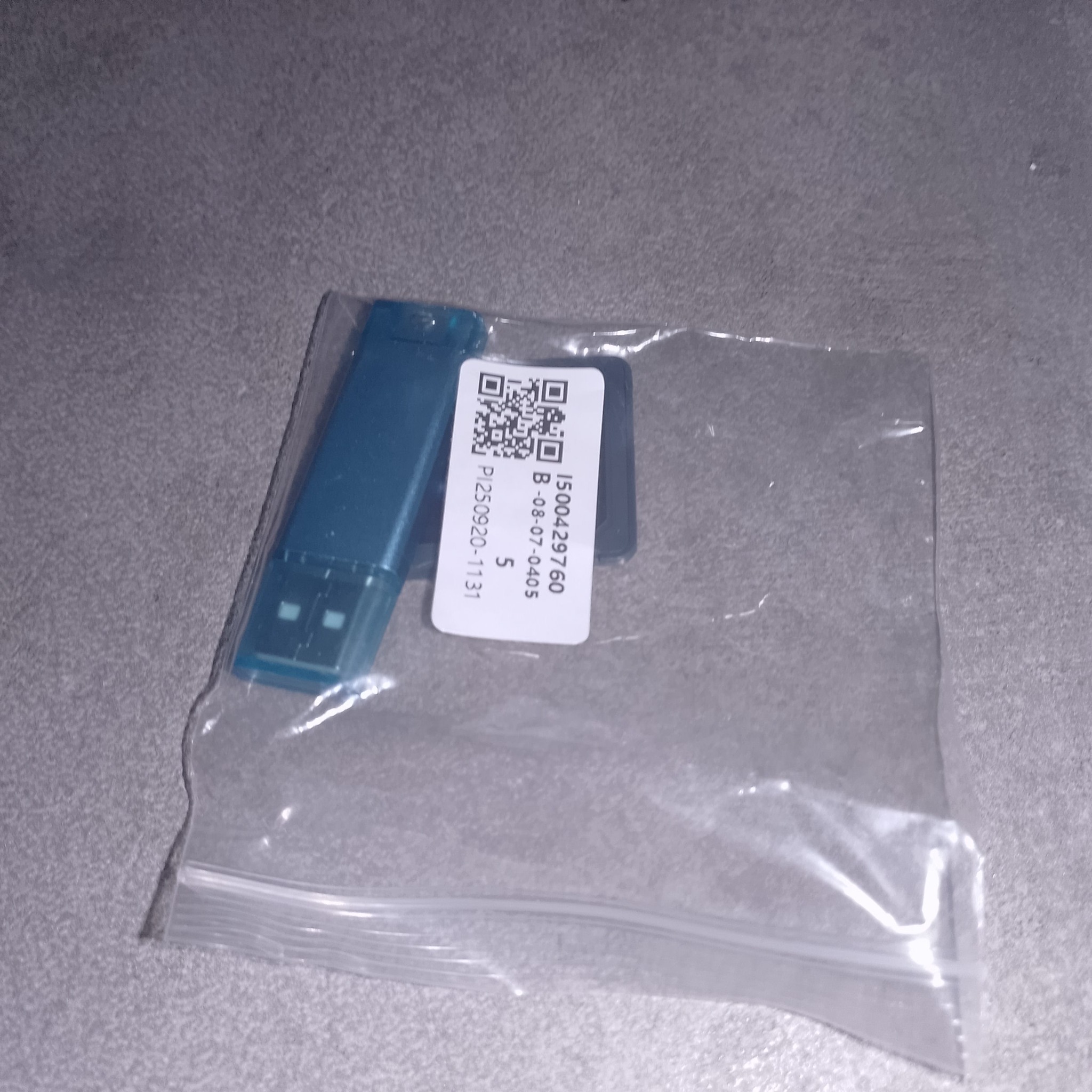 Ace3DS X и USB-ридер microSD в прозрачном пакете