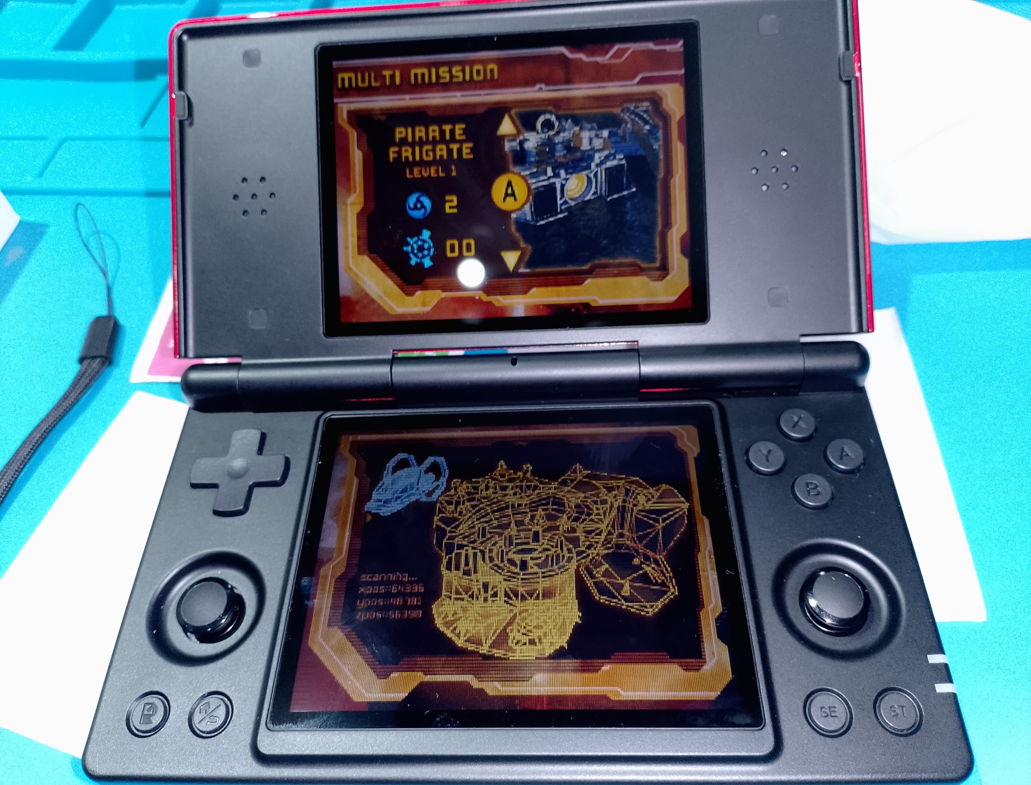 Anbernic RG DS с игрой Metroid Prime Pinball