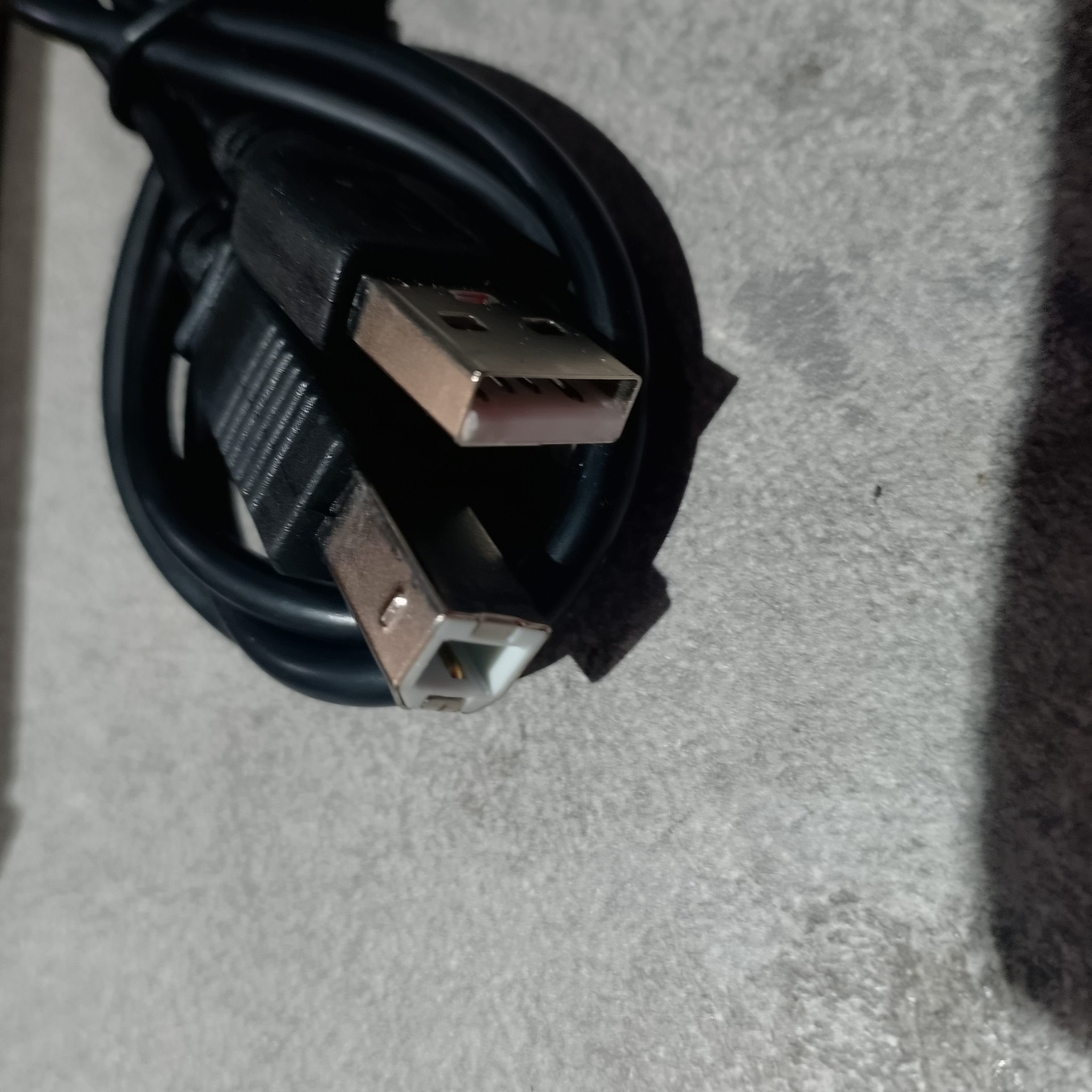 EZP2023+ программатор - USB-кабель обычный Для программатора это важнее, чем кажется: плохой кабель легко даёт об