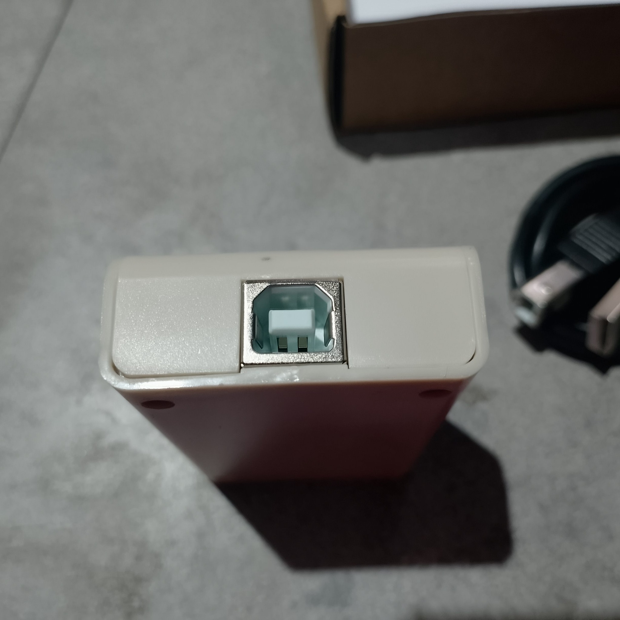 EZP2023+ программатор - USB-разъём расположен на торце корпуса При прошивке ноутбучного BIOS программатор лучше н