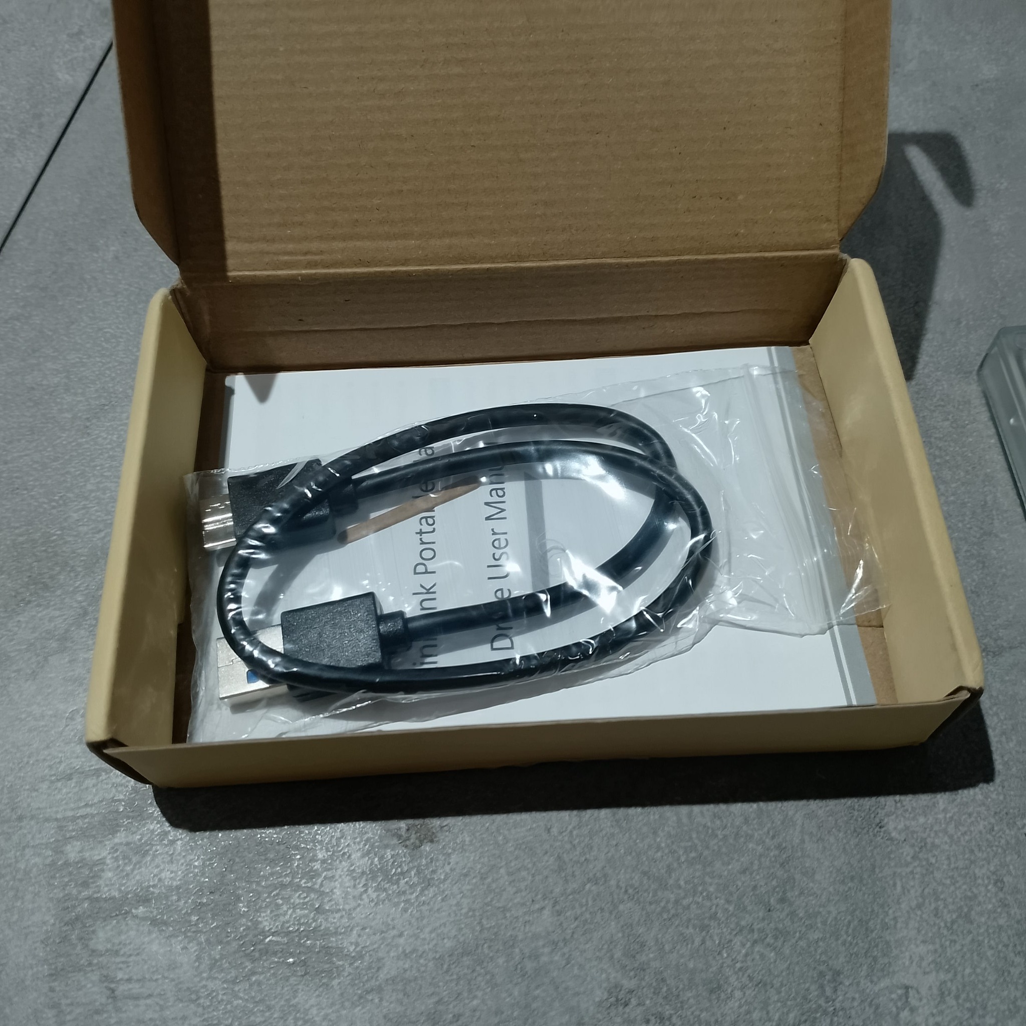 комплект KinHank Portable HDD Batocera с USB-кабелем в коробке