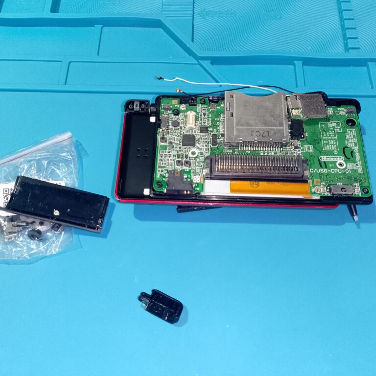 Иллюстрация к материалу: Nintendo DS Lite ремонт — тачскрин, USB-C и кнопка