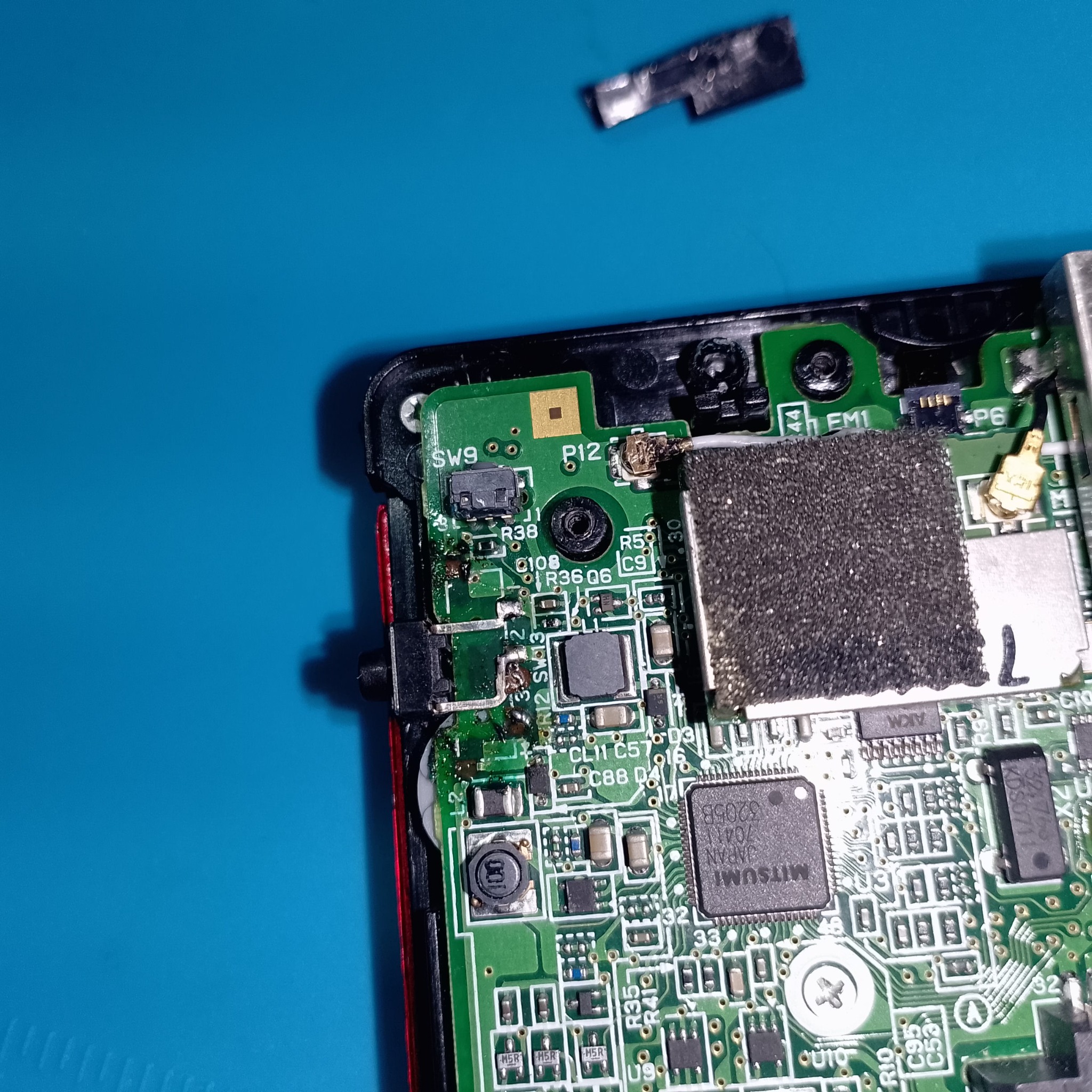 Проверка механики новой кнопки Nintendo DS Lite