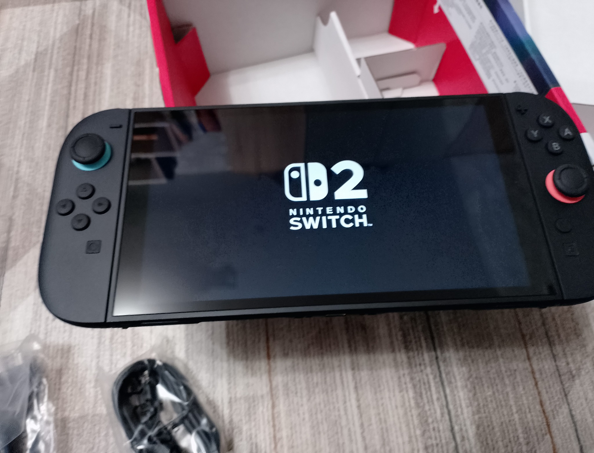 Nintendo Switch 2 включилась и показывает логотип при первом запуске