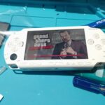 Иллюстрация к материалу: PSP-1004 замена корпуса: белый корпус и новая АКБ