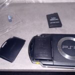 Иллюстрация к материалу: Замена аккумулятора PSP 3600mAh — установка и результат