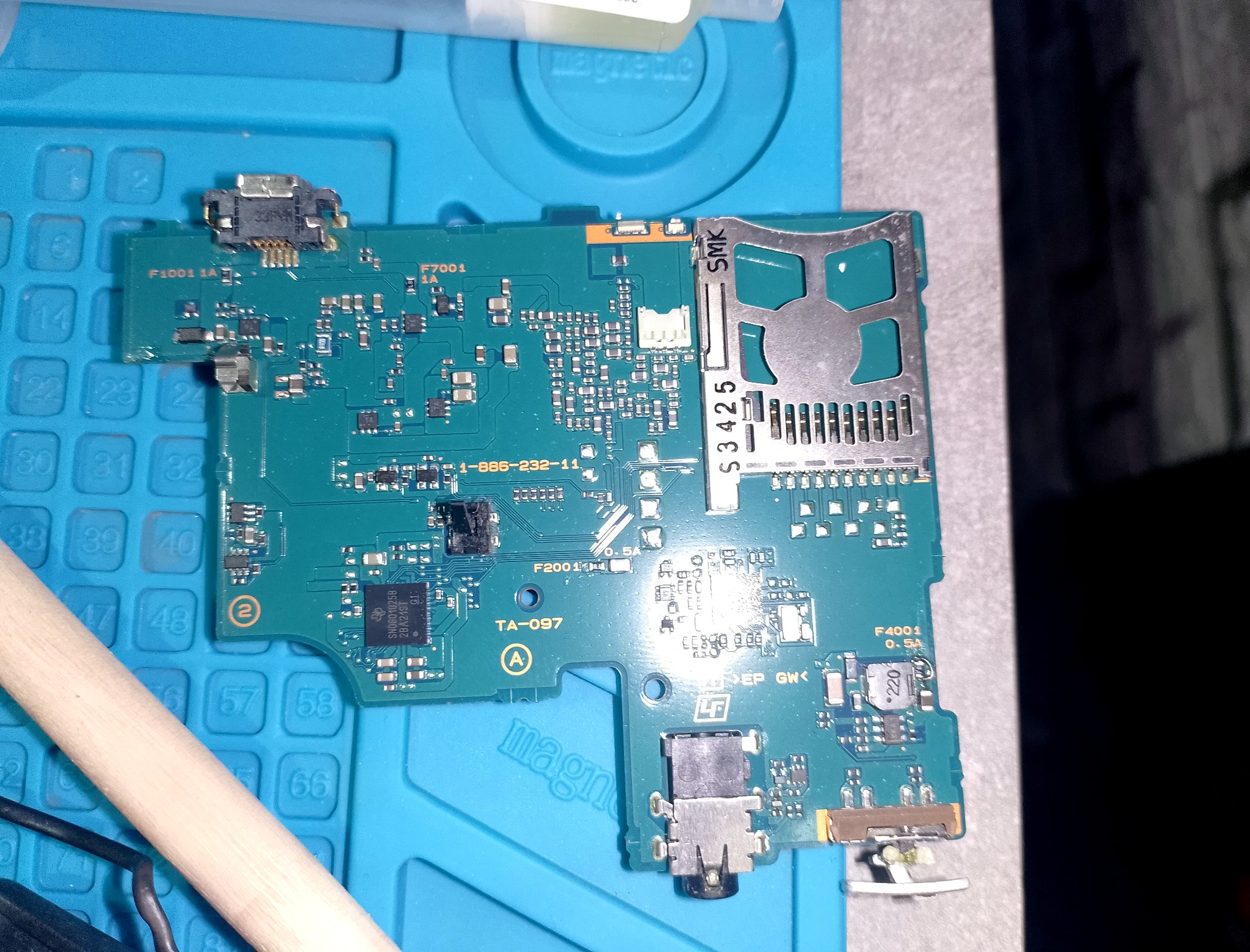 ремонт PSP 1008 Street - плата TA-097 с предохранителями