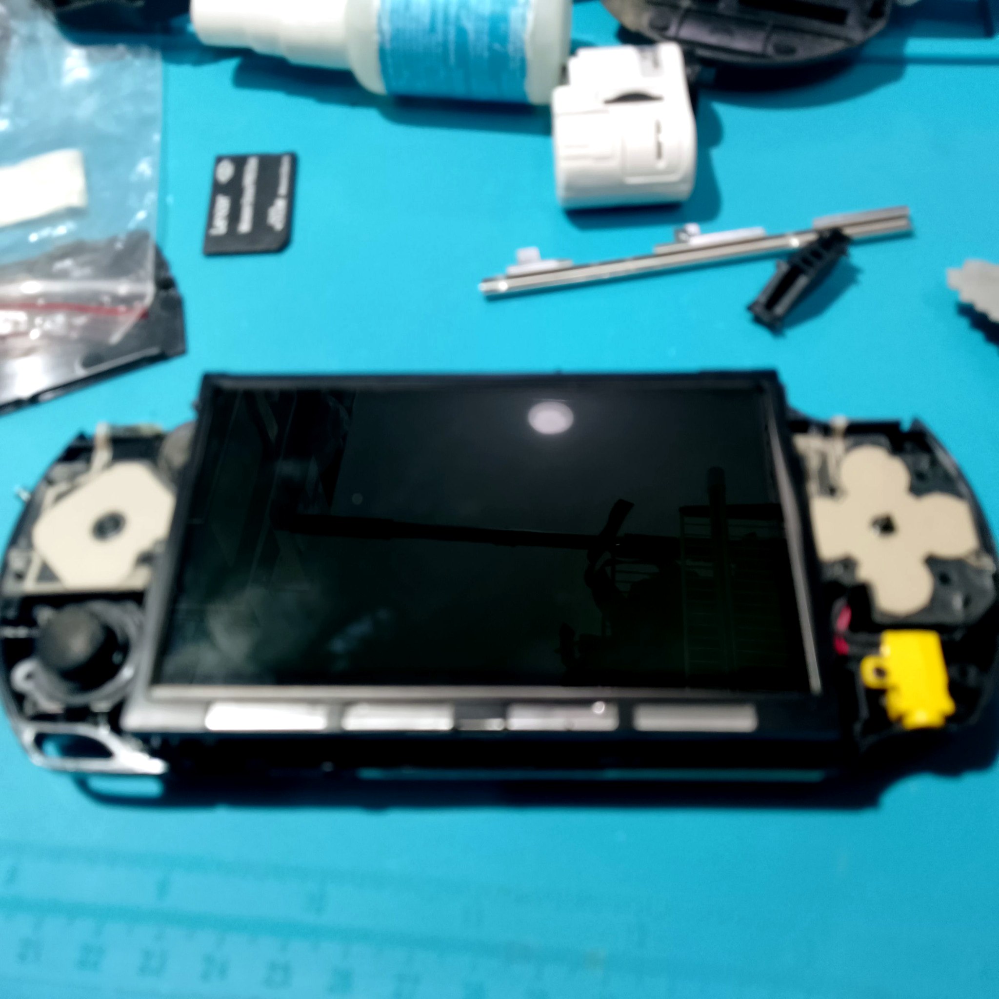 ремонт PSP 1008 Street - экран перед закрытием корпуса