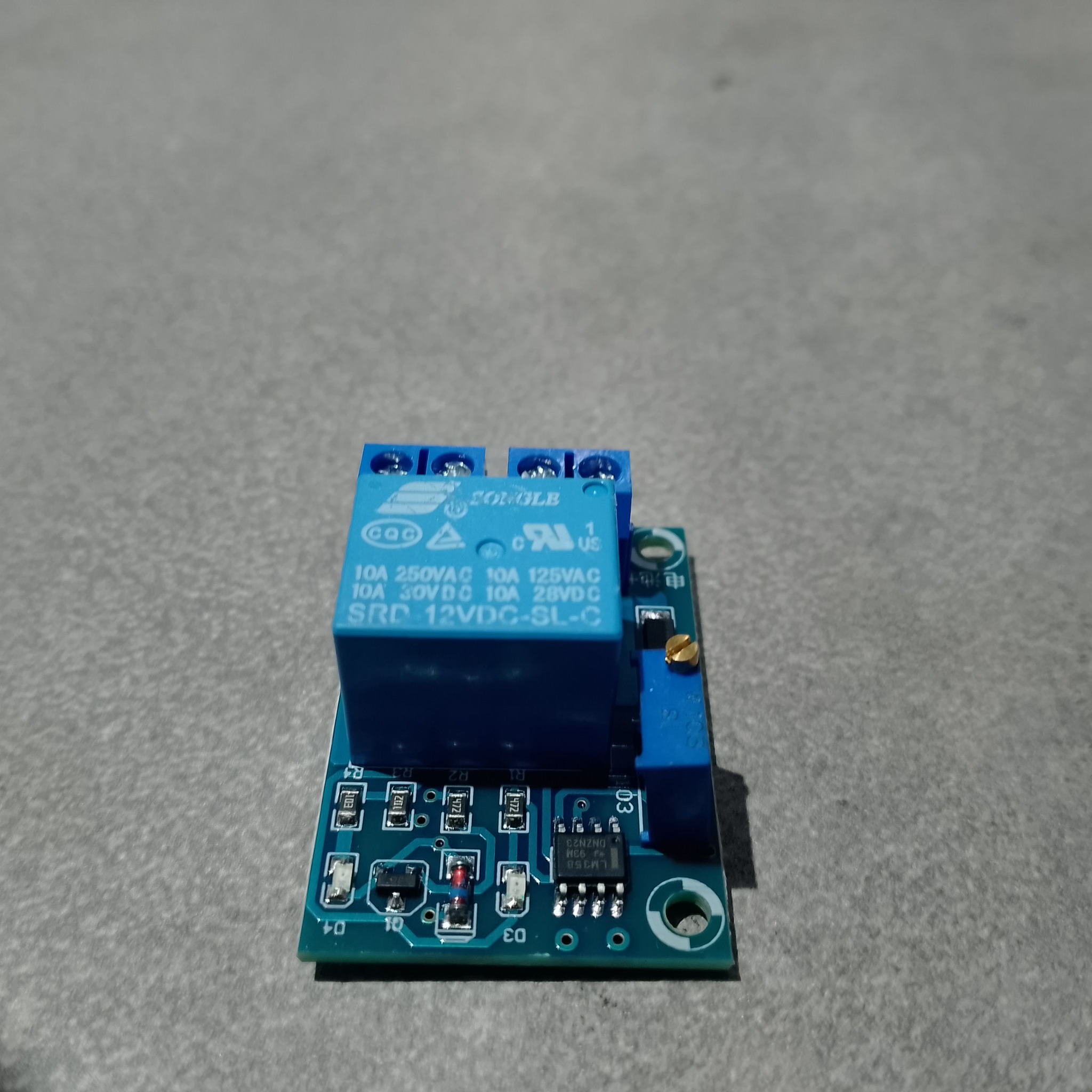 релейный модуль 12В 02 - Компактная плата с реле SRD-12VDC-SL-C, подстроечным резистором и винт