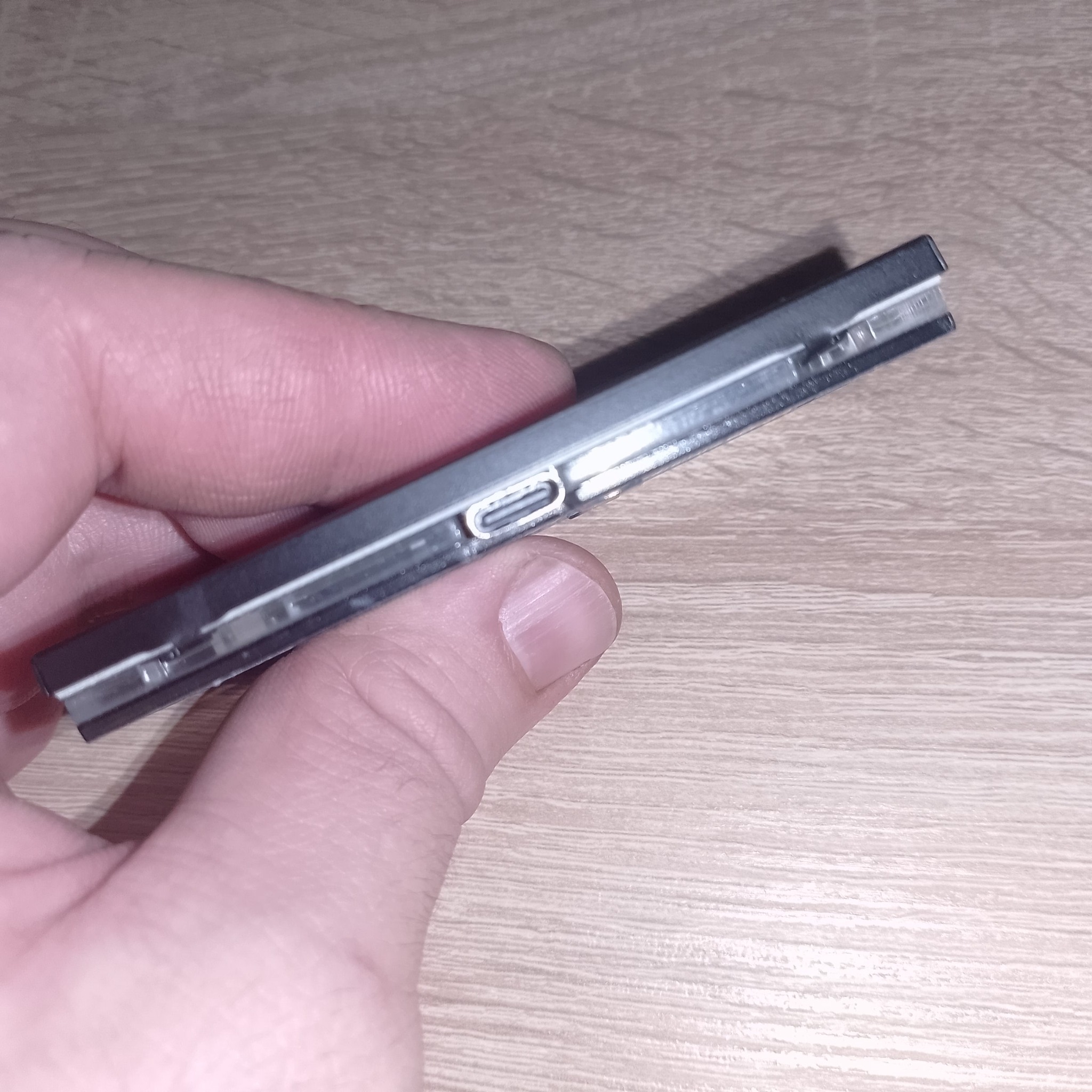 Smart Screen 3.5 боковая грань с USB-C и тонкой рамкой