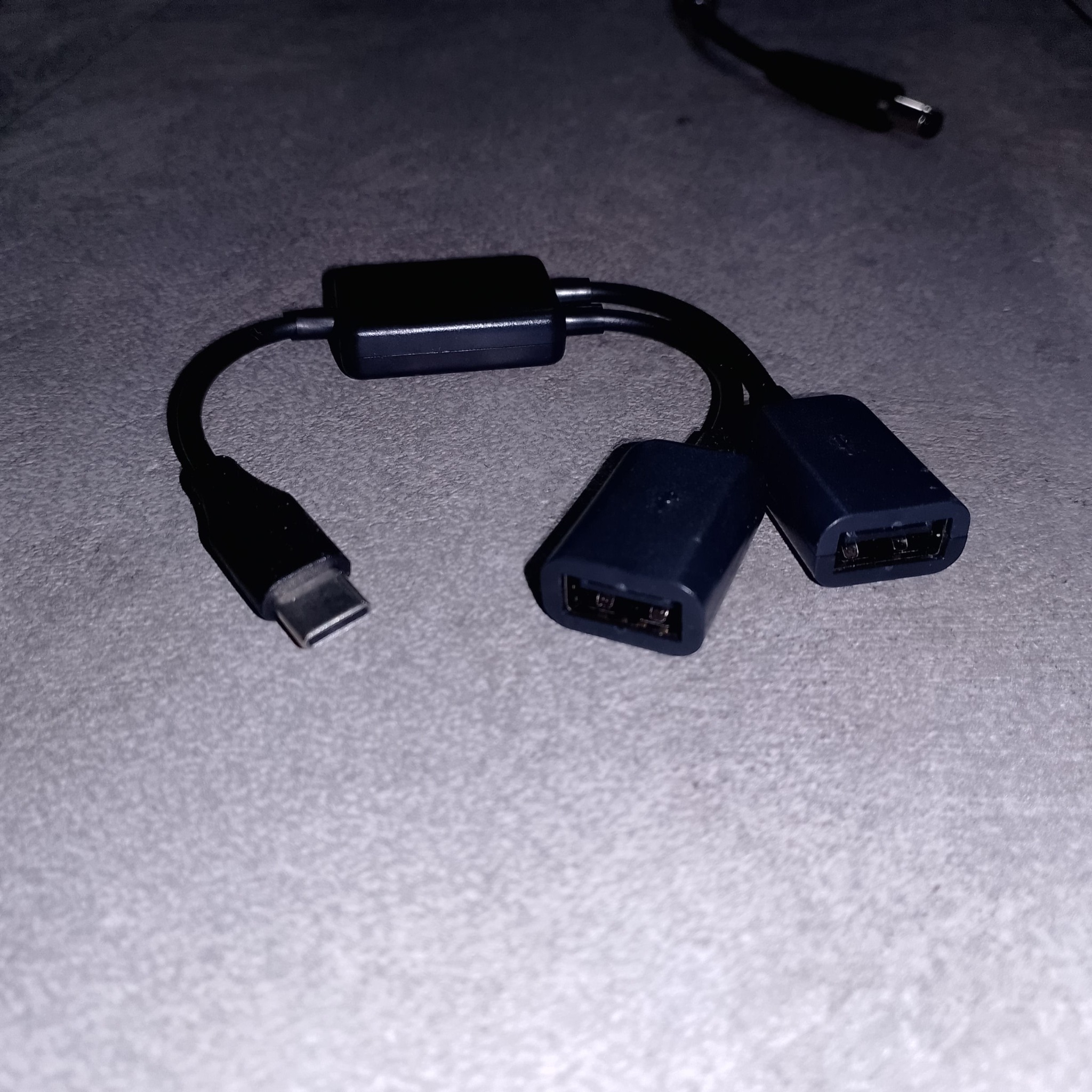 Иллюстрация к материалу: USB-C переходники, OTG-хаб и DC 5.5×2.1 — проверка перед подключением