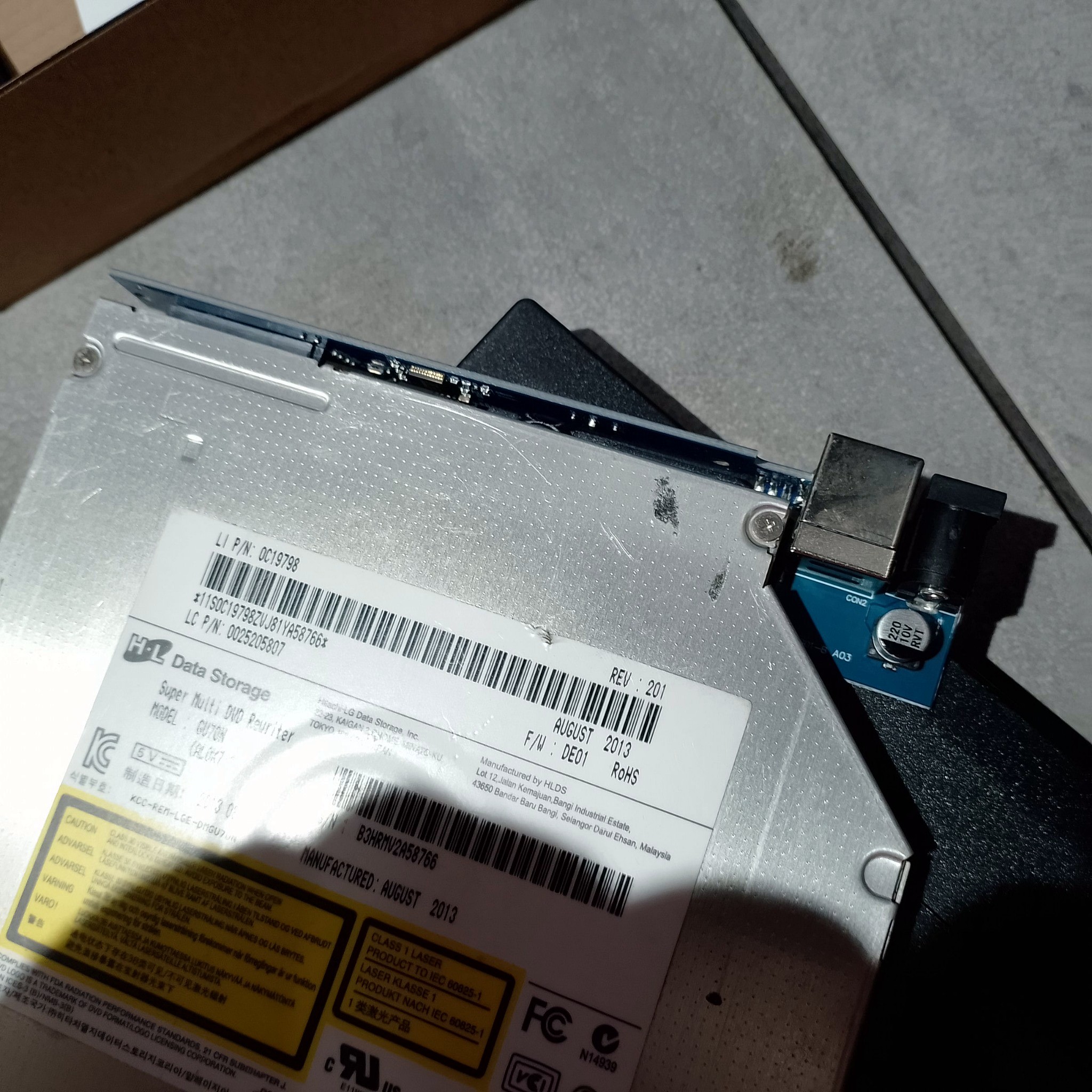 Установка Slim DVD привода в черный USB-корпус