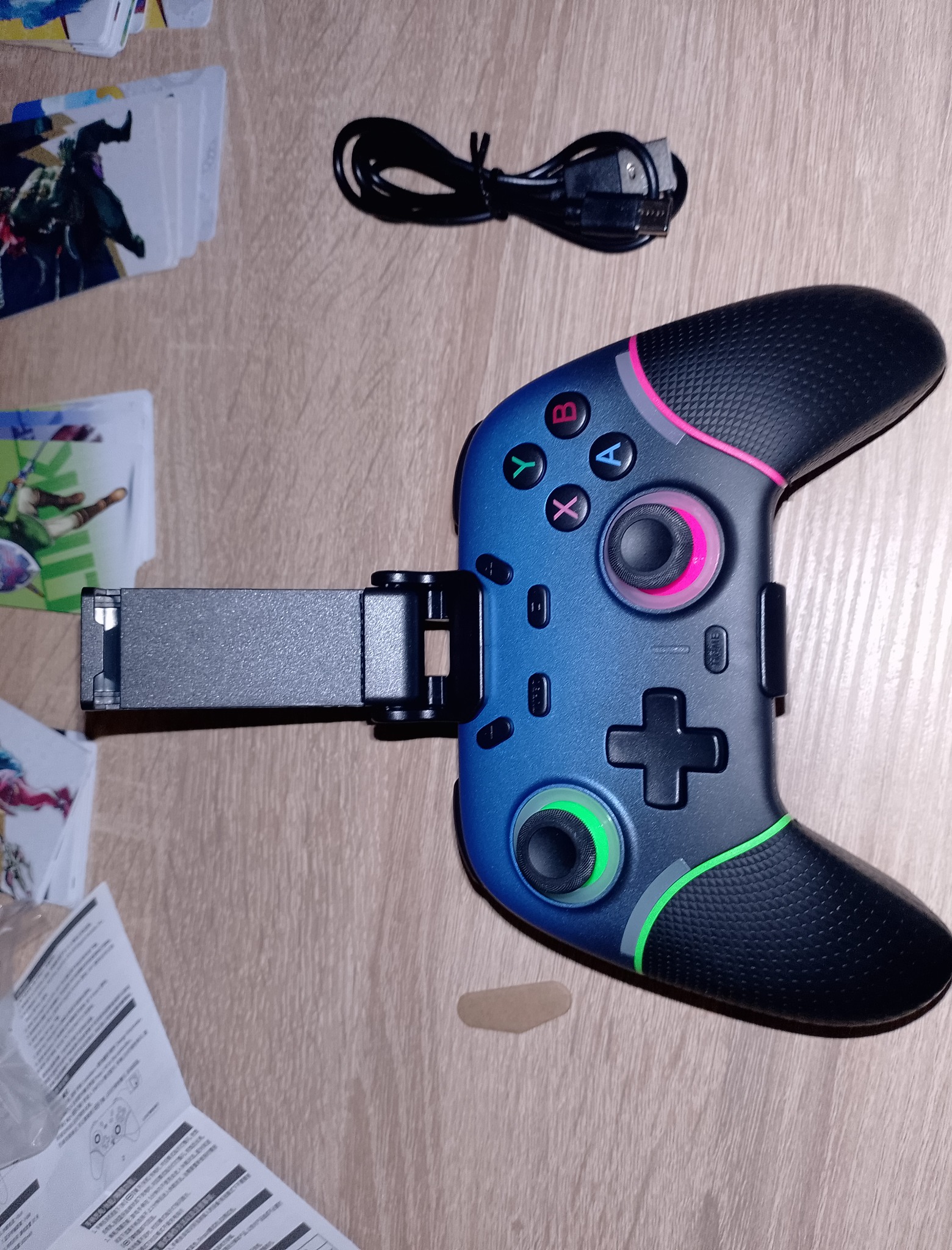 X9 Wireless Controller для Switch 2 - usb-c используется для зарядки и подключения. кабель из комплекта короткий, поэтому для постоянной игры лучше держать рядом нормальный провод.